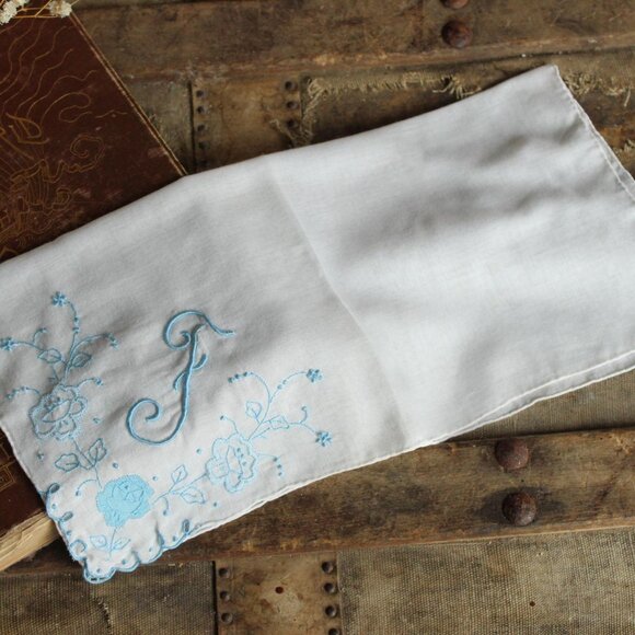 Vintage Handkerchief in White Cotton, Monogrammed with F in Blue, Hankie Pocket - Picture 2 of 10